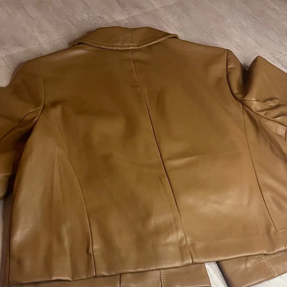 Faux Tan Leather cropped Jacket/blazer- size L - Picture 11 of 11